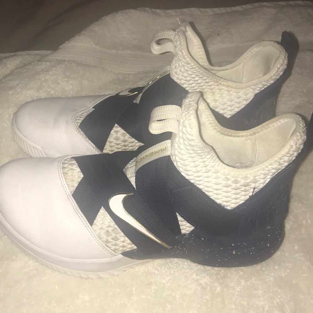 Mens  lebron 23 8 .5